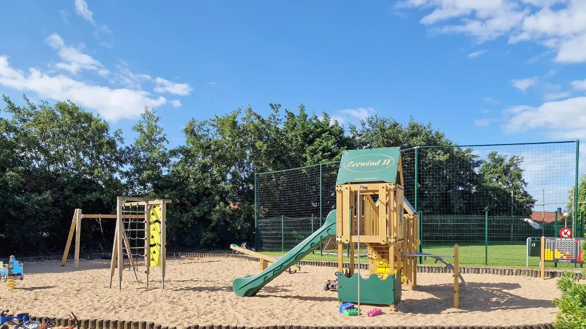 Awesome Apartment In Bredene